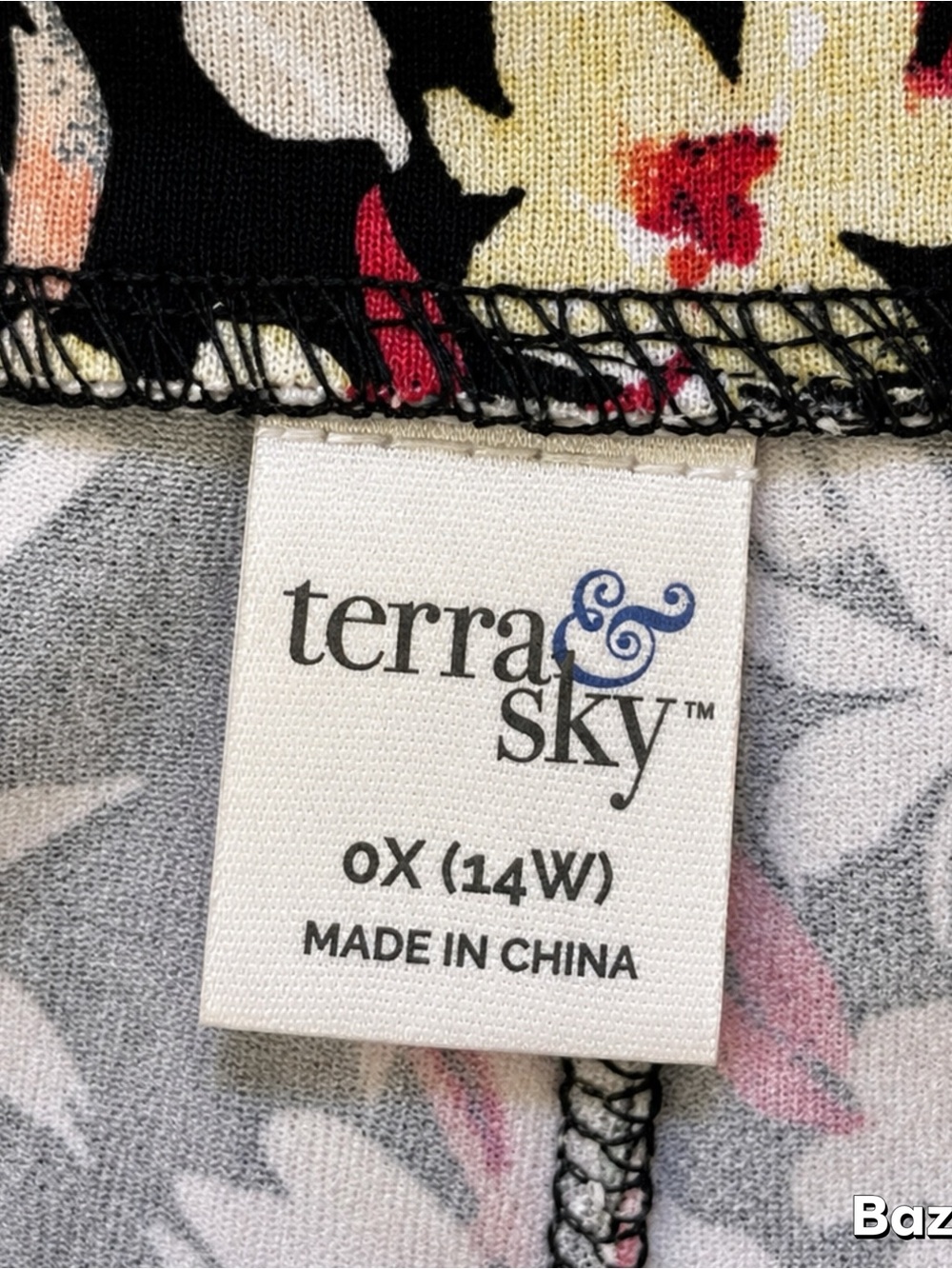 Sz 14 Terra & Sky  Black Floral Mid Rise Athletic Capri Leggings - Picture 3 of 3